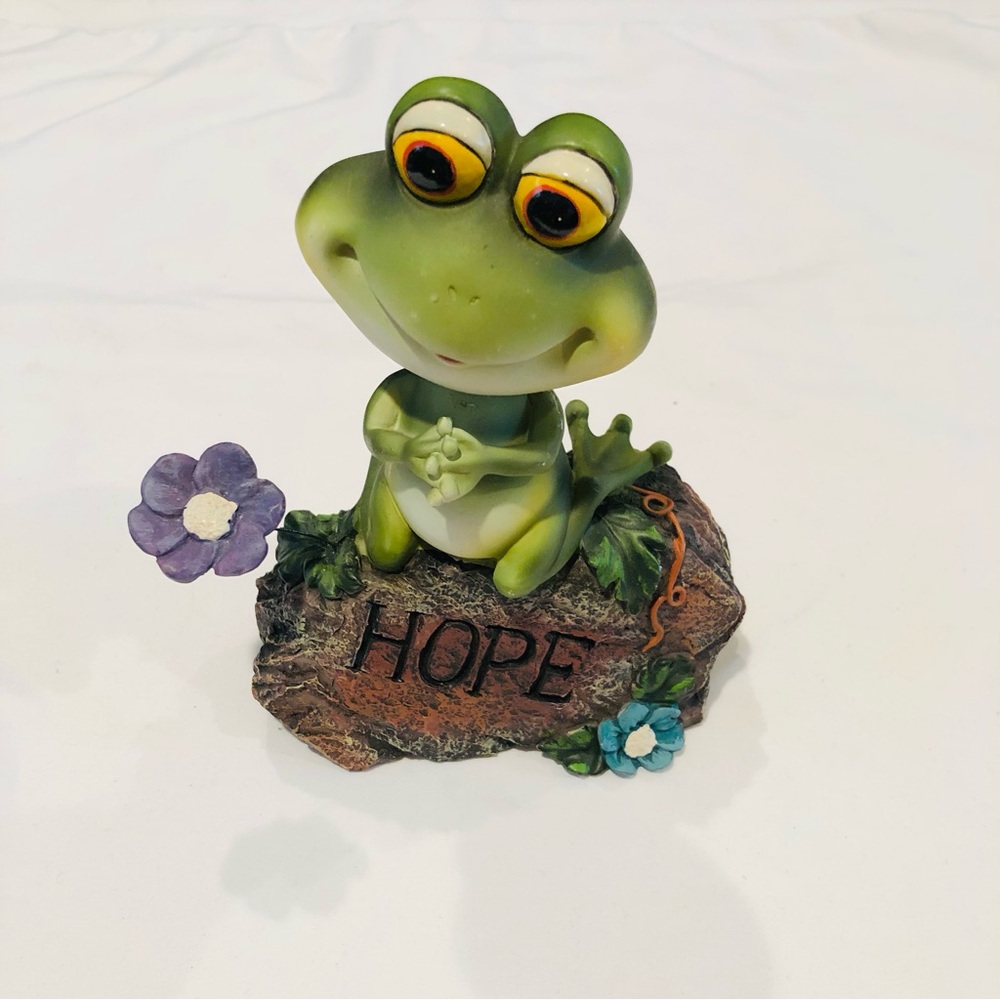 Frog Garden Statue Figurine with Flowers, Green